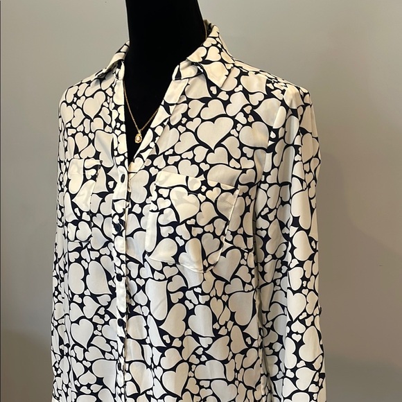Talbots white blouse with blue heart pattern size small - Picture 2 of 2